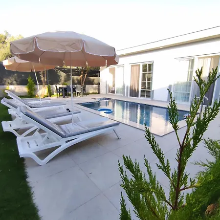 Derya Tatilden Fazlasi Villa